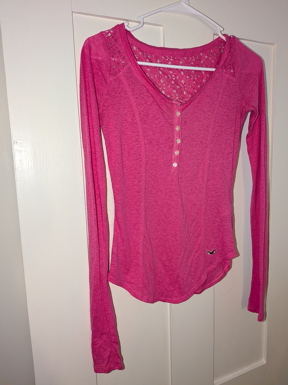 Hollister Women’s Pink Long-Sleeve Henley Lace-Trim Top
